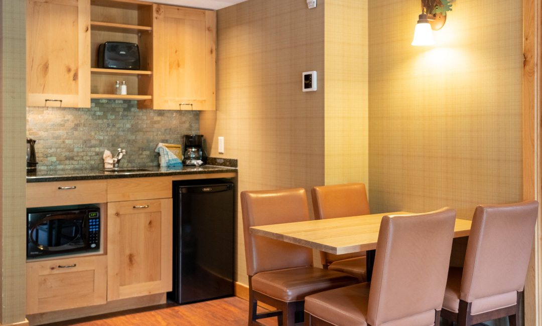 Superior King Suite Balcony - Kitchenette