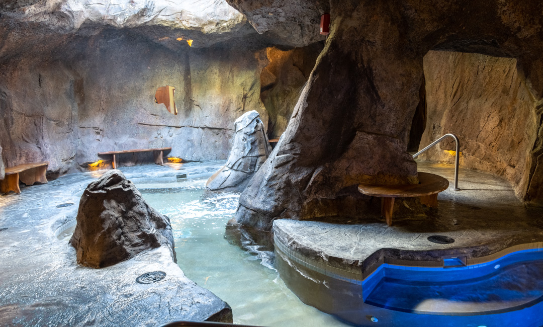 Amenities - Cave and Basin Hot Pool